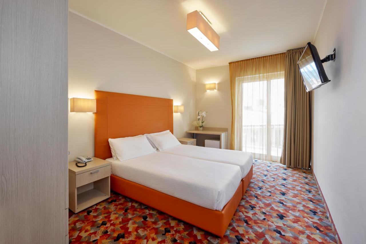 Hotel Royal Village Limone sul Garda Værelse billede