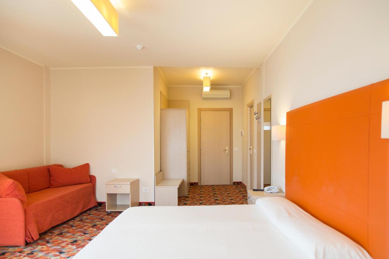 Hotel Royal Village Limone sul Garda Værelse billede