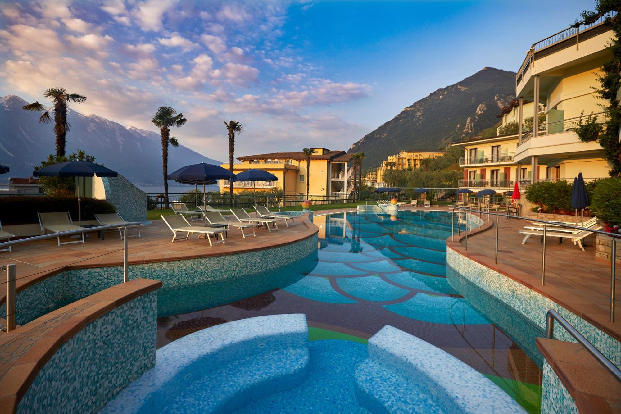 Hotel Royal Village Limone sul Garda Eksteriør billede