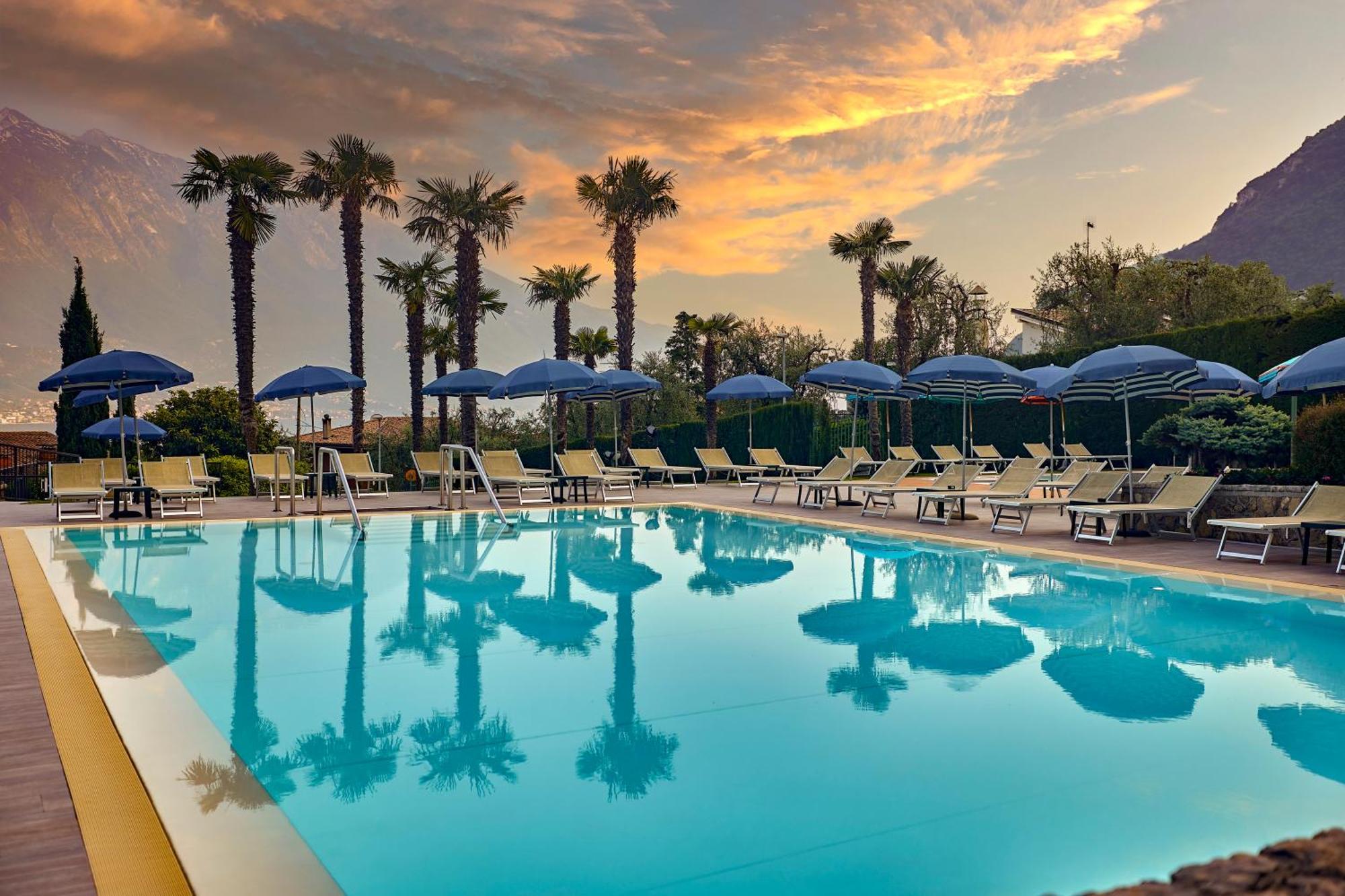 Hotel Royal Village Limone sul Garda Eksteriør billede