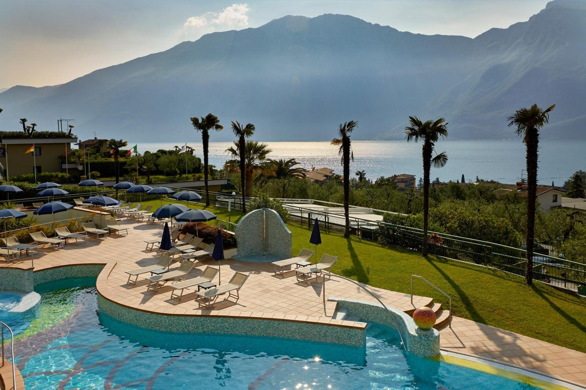 Hotel Royal Village Limone sul Garda Eksteriør billede