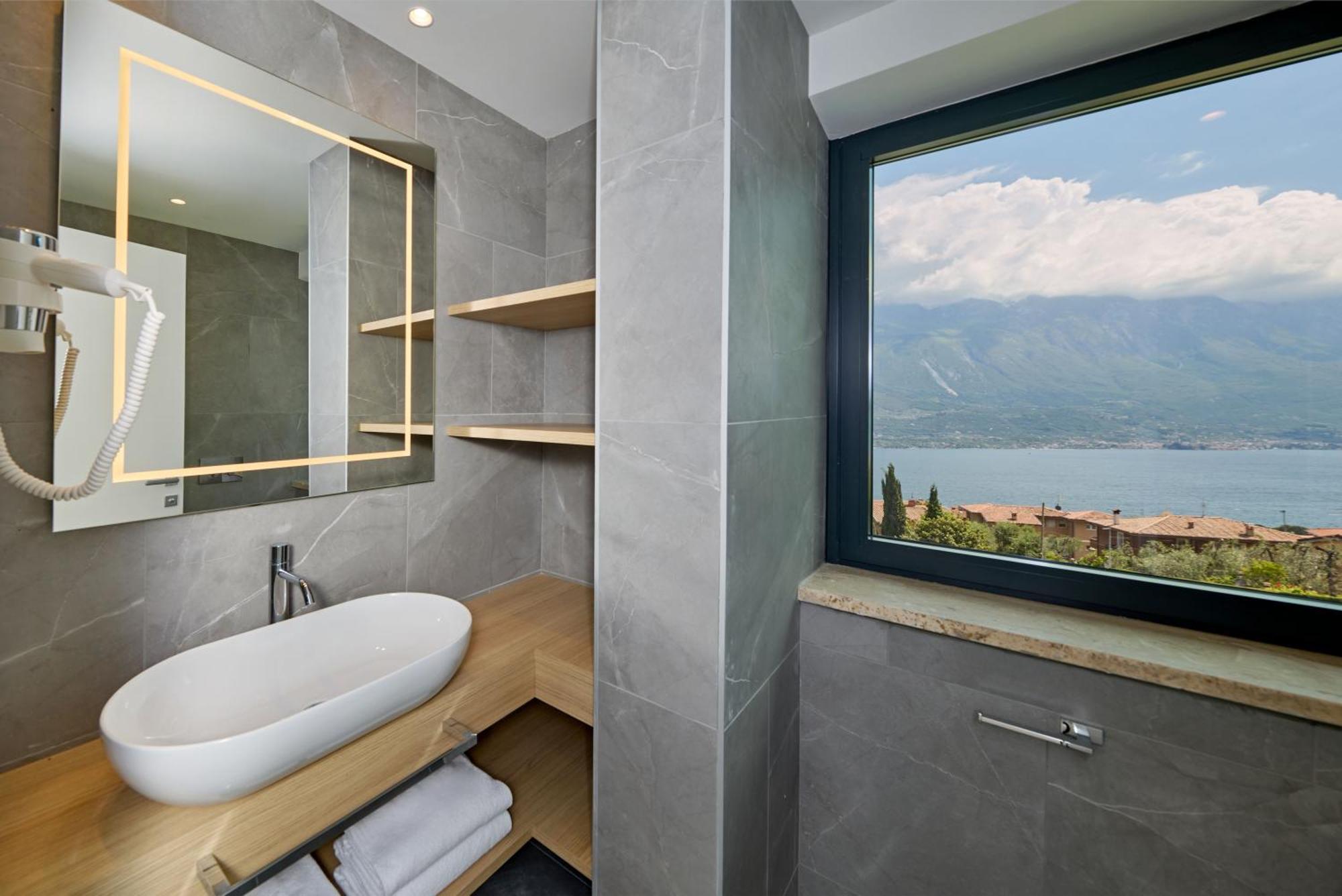 Hotel Royal Village Limone sul Garda Værelse billede