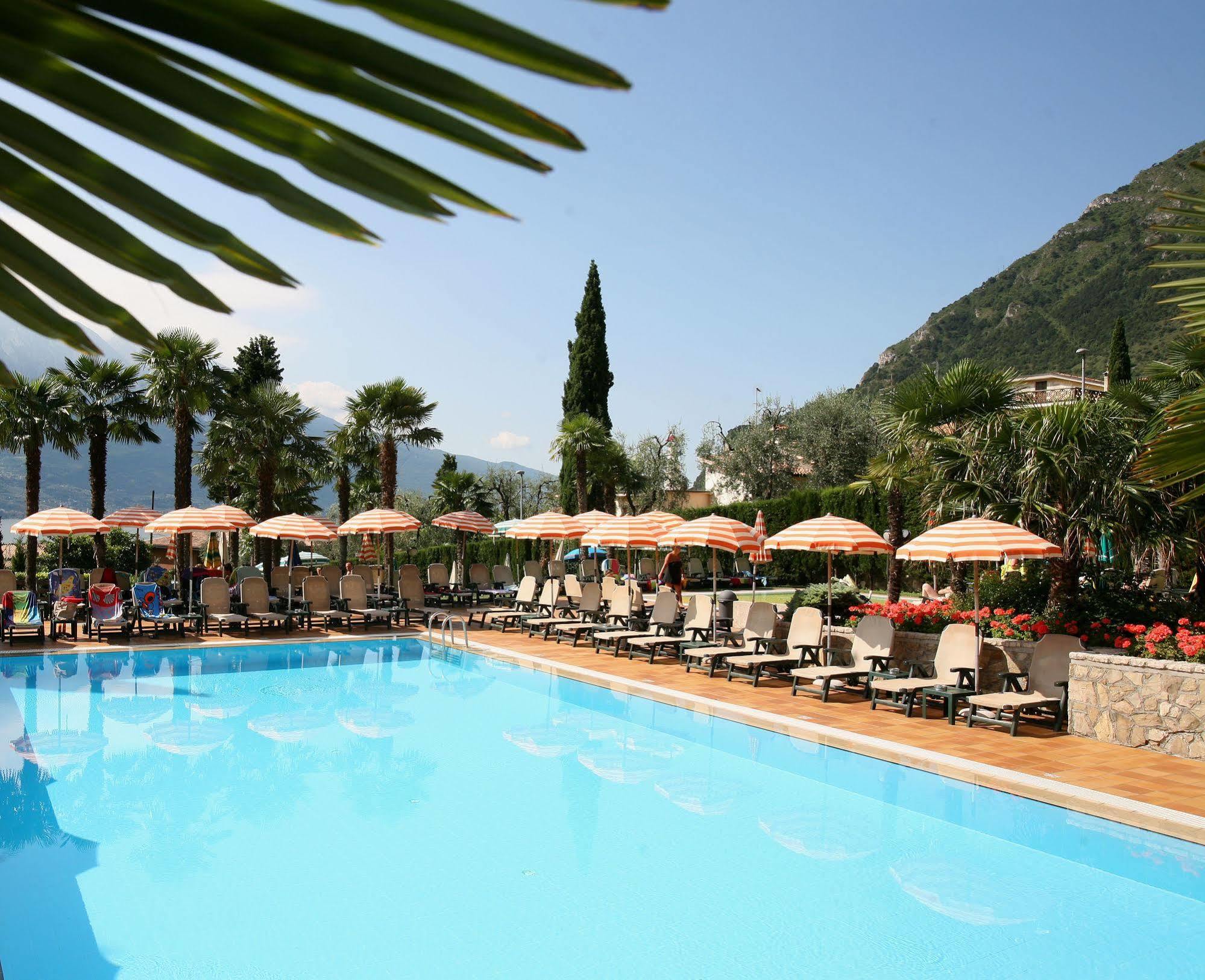 Hotel Royal Village Limone sul Garda Eksteriør billede
